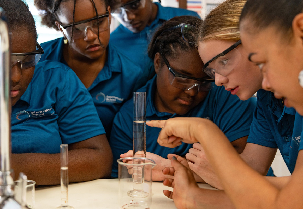students-science-laboratory-experiment-istci1