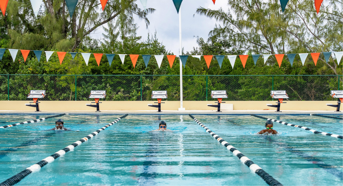 students-swimming-lessons-istci_3