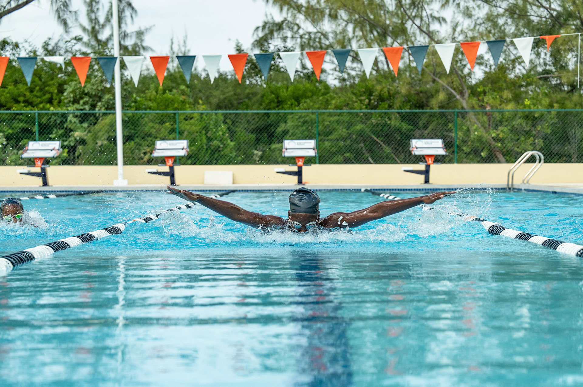 students-swimming-lessons-istci_40