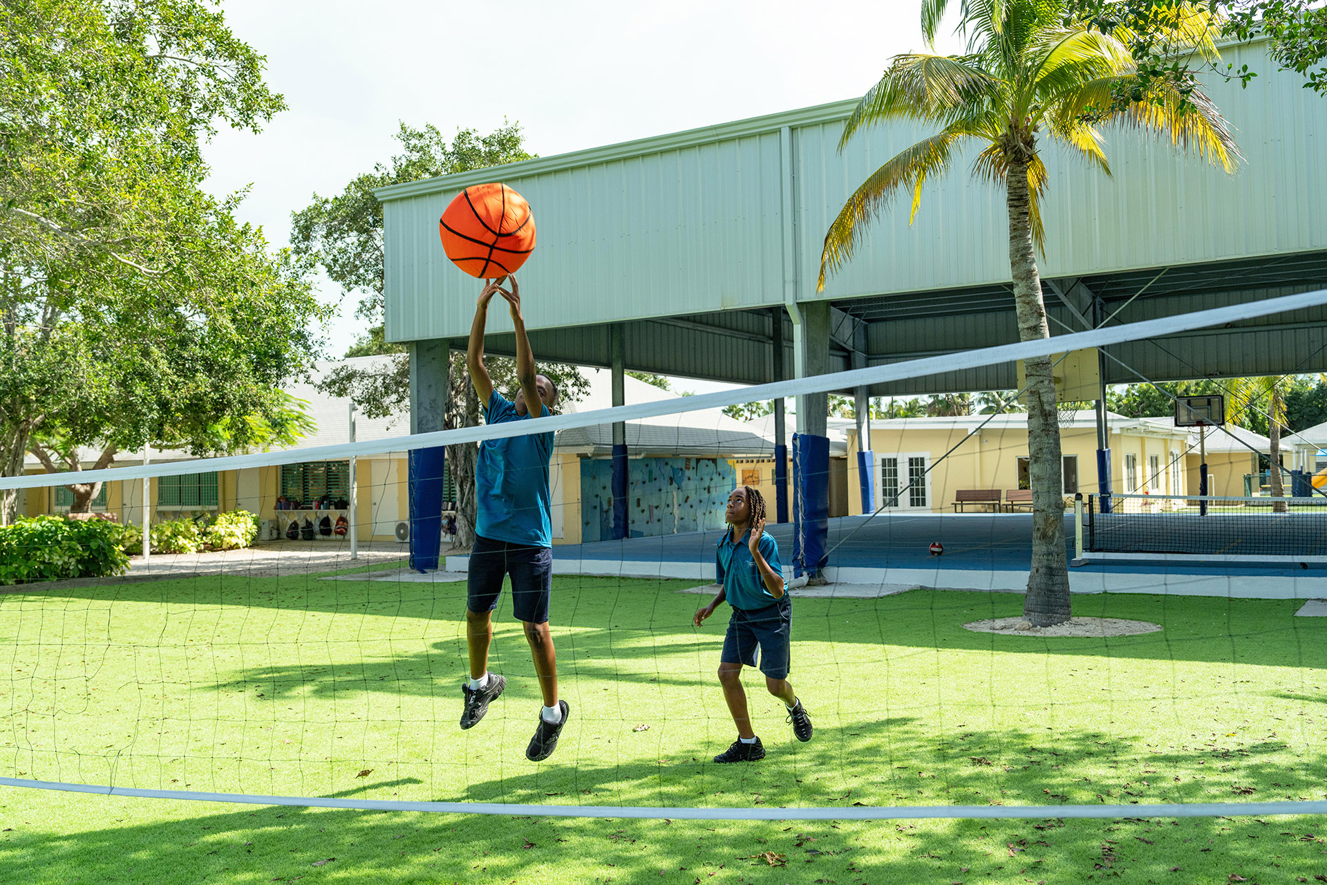 students-volleyball-court-outdoor-istci_3